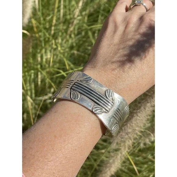 Vintage Navajo Sterling Silver Sleek Lined Bracelet Cuff Signed